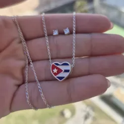 Charms Cuba
