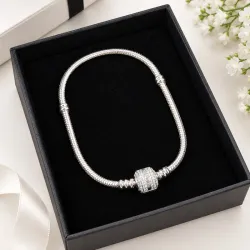 Pandora 003