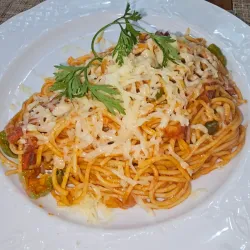 Espaguetis napolitano