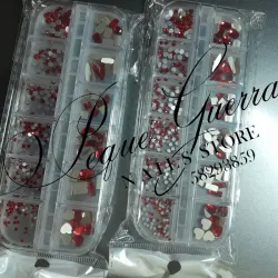 Caja d piedras rojas