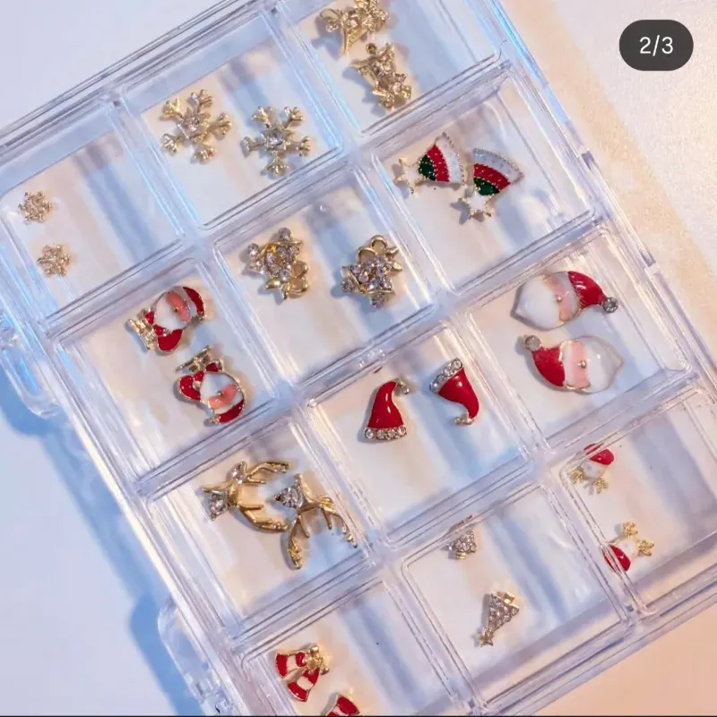 Caja de 12 parejas de joyas navideñas 