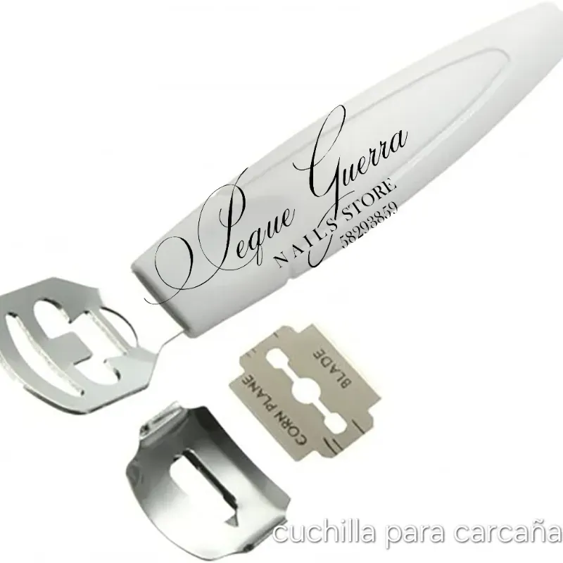 Cuchilla cortacallos con mango