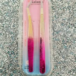 Dos pinzas para pestañas