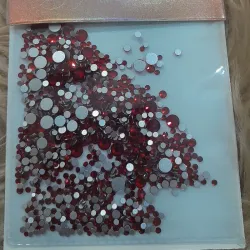 Piedras mixtas rojas