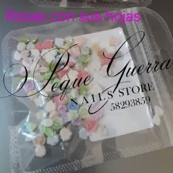 Rosas con hojas 