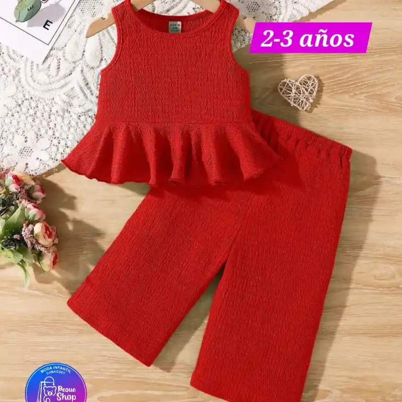 Blusa y pantaloneta roja