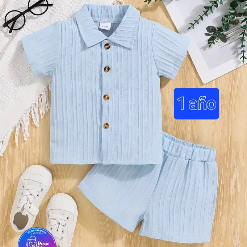 Camisa y short azul claro