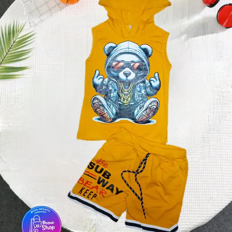 Camiseta y short amarillo quemado