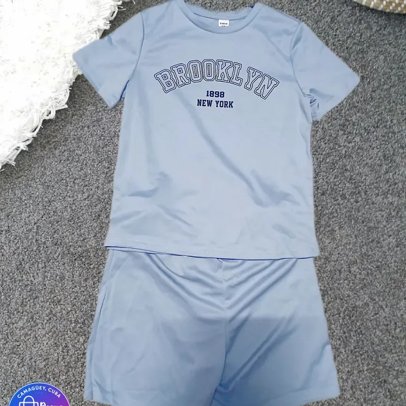 Conjunto azulviolaceo