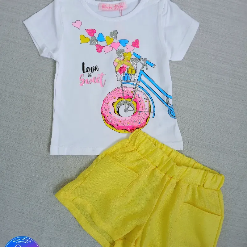 Pullover blanco short amarillo 