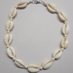 Collar con caracol caruy y cuentas de 6mm