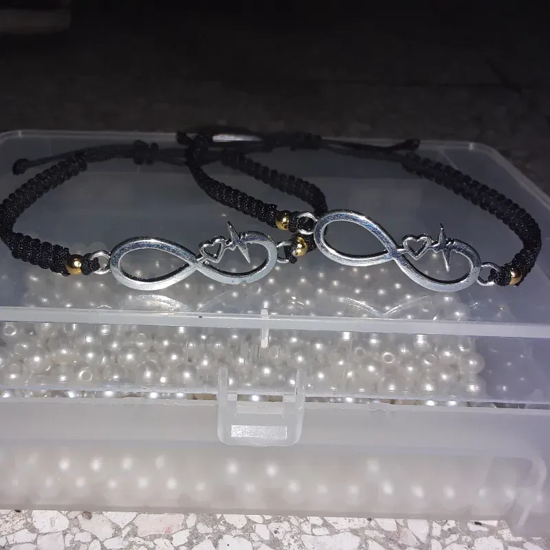 Pareja de pulseras con conector  infinito 1