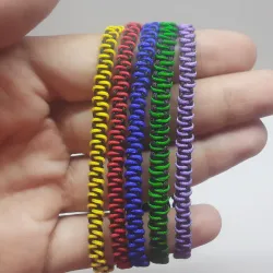 Pulsera tejida