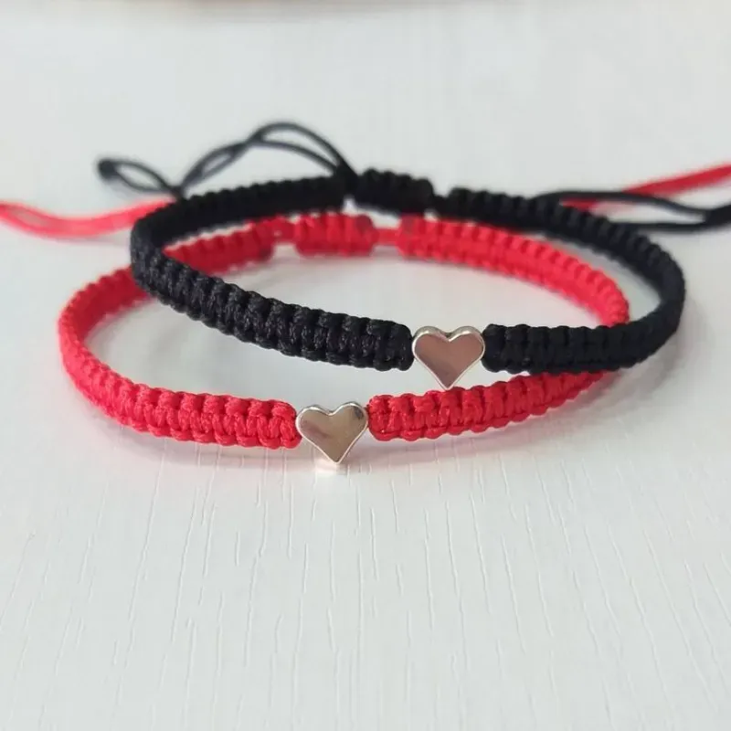 Pulsera tejida con Corazón plateado
