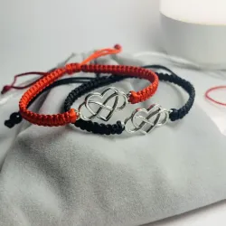 Pulseras tejida con conector de corazon y infinito