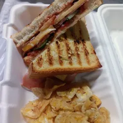 Sandwich de jamón y queso