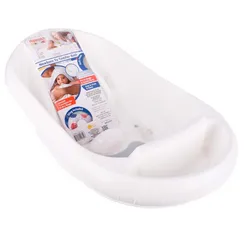 Bañadera blanca con accesorio