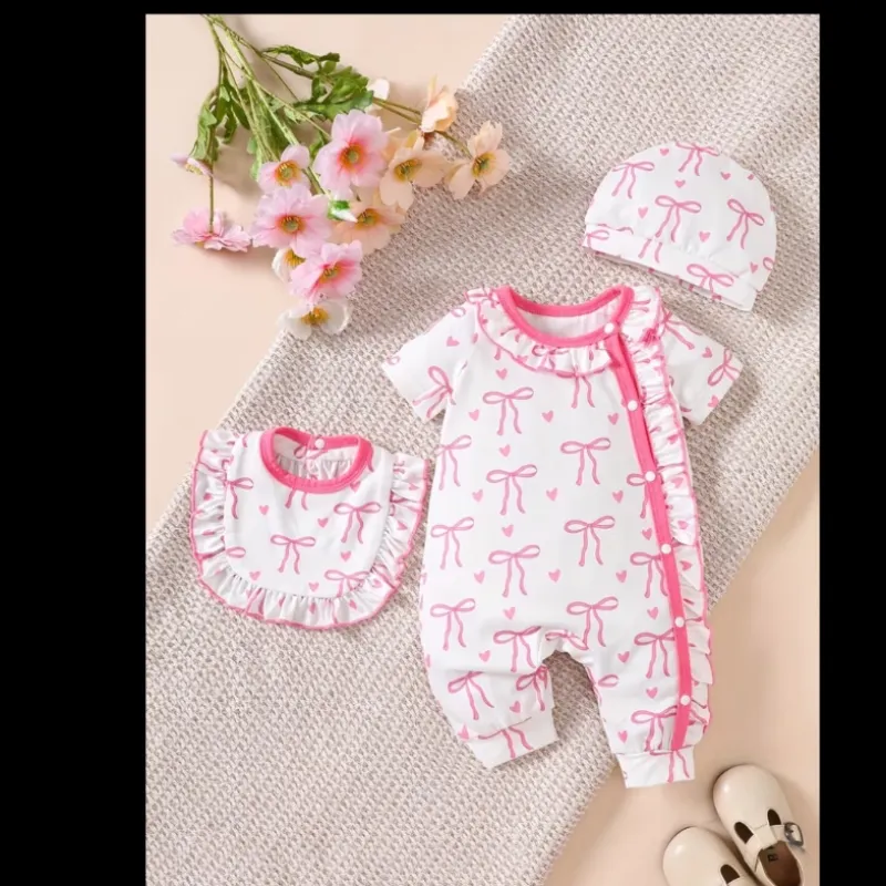 Conjunto mono de lazo con gorro y babero
