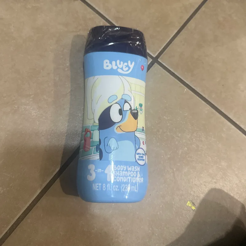 Head de baño, shampoo y acondicionador tres en uno de Bluey