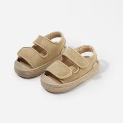 Sandalias de niño