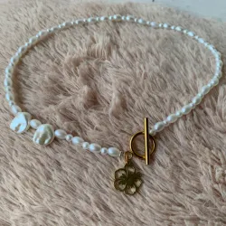 Collar de perlas ovales