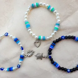 Pulsera de perlas y fimo