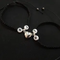 Pulsera tejida con corazon magneticp