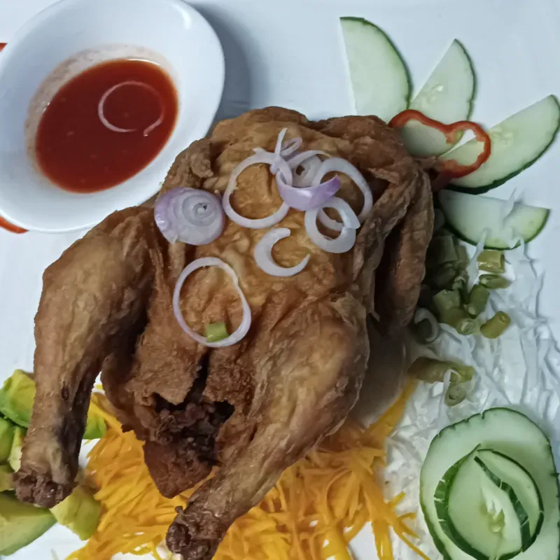 Codorniz frita al plato  