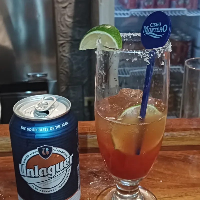 Michelada con Cerveza Importada 