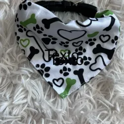 Collar mediano con bandana