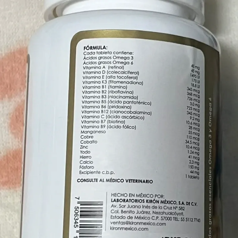 Suplemento nutricional con ácidos grasos esenciales y vitaminas