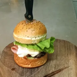 Hamburguesa de la casa 