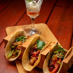 Tacos de cerdo asado 