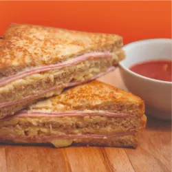 Sandwich de jamón y queso 