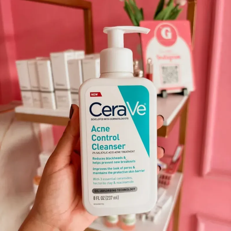 Limpiador Control de Acné CeraVe (236ml)