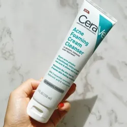Limpiador facial Acne Foaming de CeraVe (150ml)