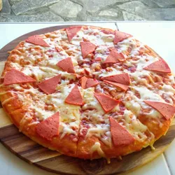 Pizza de Chorizo y Queso Gouda