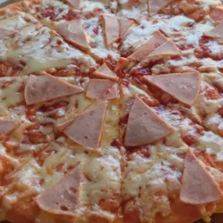 Pizza de Jamón y Queso Blanco 