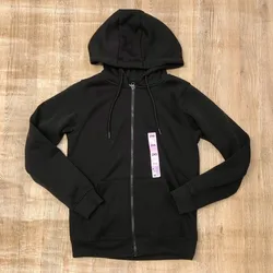 Abrigo con capucha color marrón oscuro