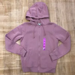 Abrigo con capucha color rosado oscuro 