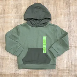 Abrigo con capucha color verde