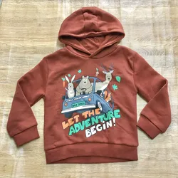 Abrigo con gorro color marrón 