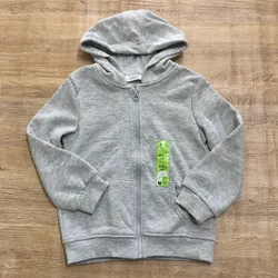 Abrigo gris con capucha 