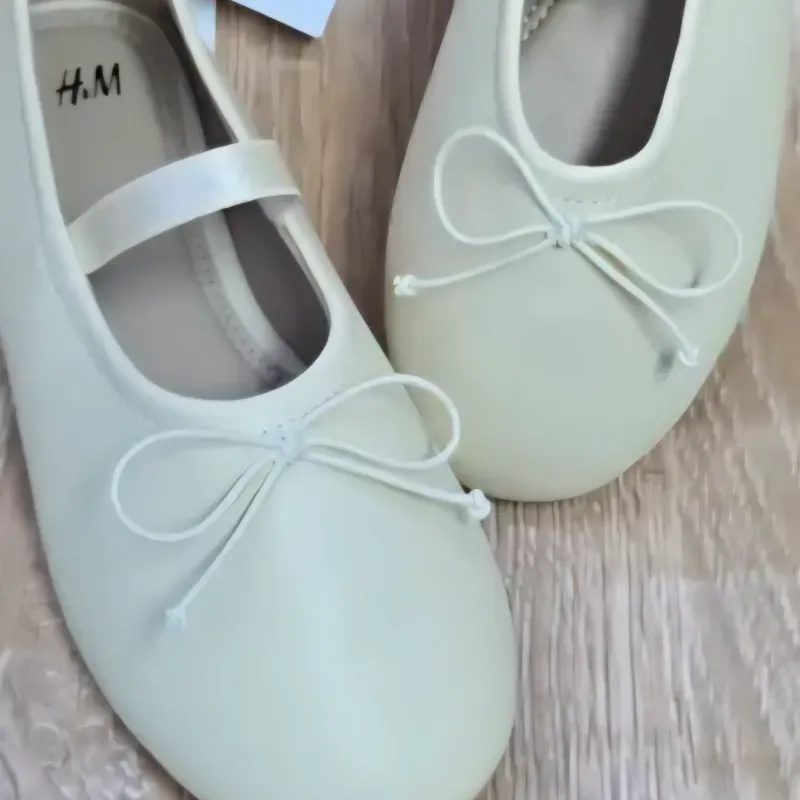 Balerinas color Beich con Lazo H&M