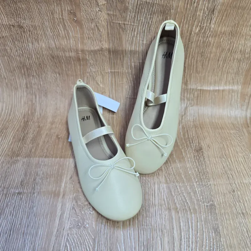 Balerinas color Beich con Lazo H&M