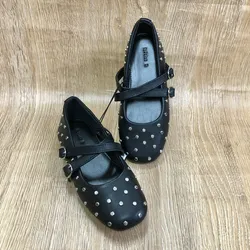 Ballerinas color negro con tachuelas