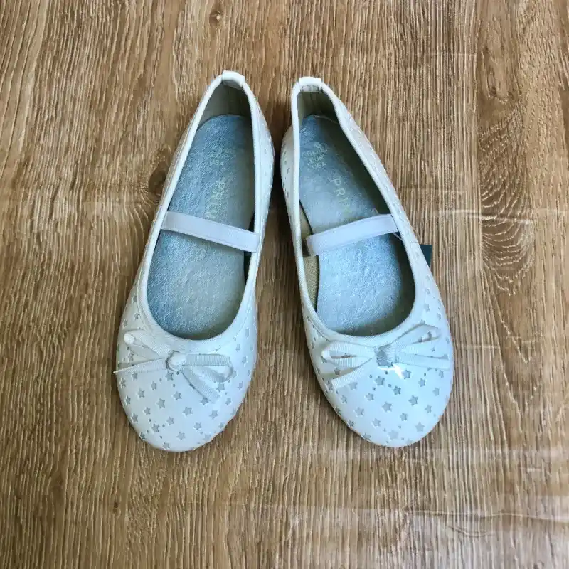 Ballerinas con lazo y estrellas color blanco 