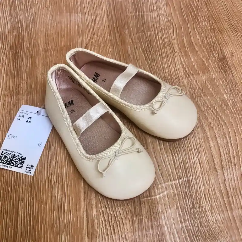 Ballerinas H&M color crema con lazo