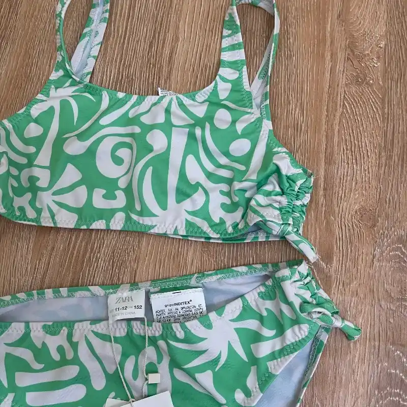 Bikini con palmeras color verde 