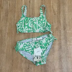 Bikini con palmeras color verde 